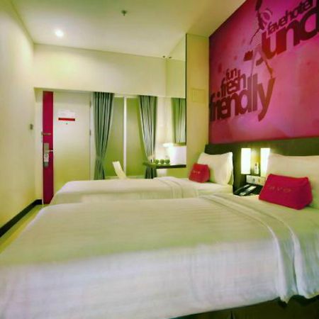 เฟฟโฮเต็ล ปลูอิตจังค์ชั่น Hotel จาการ์ตา ภายนอก รูปภาพ