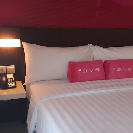 เฟฟโฮเต็ล ปลูอิตจังค์ชั่น Hotel จาการ์ตา ภายนอก รูปภาพ