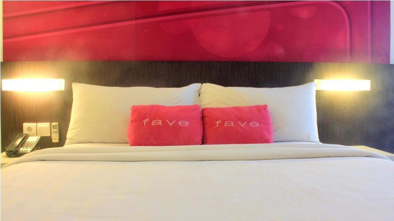 เฟฟโฮเต็ล ปลูอิตจังค์ชั่น Hotel จาการ์ตา ภายนอก รูปภาพ