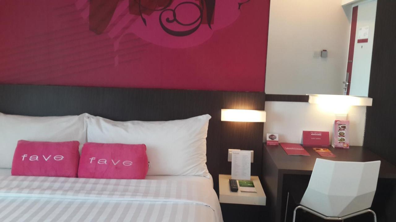 เฟฟโฮเต็ล ปลูอิตจังค์ชั่น Hotel จาการ์ตา ภายนอก รูปภาพ