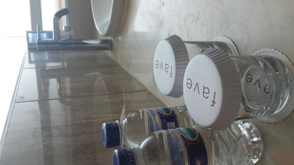 เฟฟโฮเต็ล ปลูอิตจังค์ชั่น Hotel จาการ์ตา ภายนอก รูปภาพ