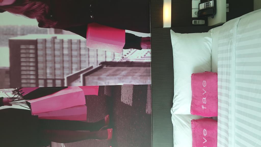 เฟฟโฮเต็ล ปลูอิตจังค์ชั่น Hotel จาการ์ตา ภายนอก รูปภาพ