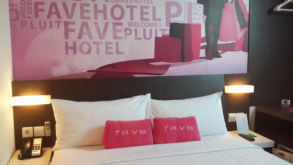 เฟฟโฮเต็ล ปลูอิตจังค์ชั่น Hotel จาการ์ตา ภายนอก รูปภาพ