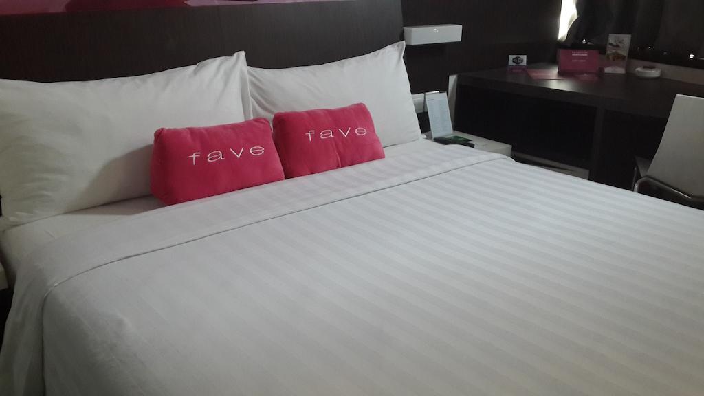 เฟฟโฮเต็ล ปลูอิตจังค์ชั่น Hotel จาการ์ตา ภายนอก รูปภาพ