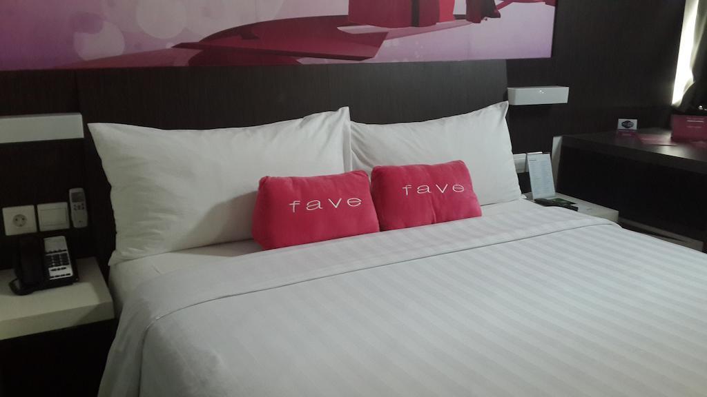 เฟฟโฮเต็ล ปลูอิตจังค์ชั่น Hotel จาการ์ตา ภายนอก รูปภาพ