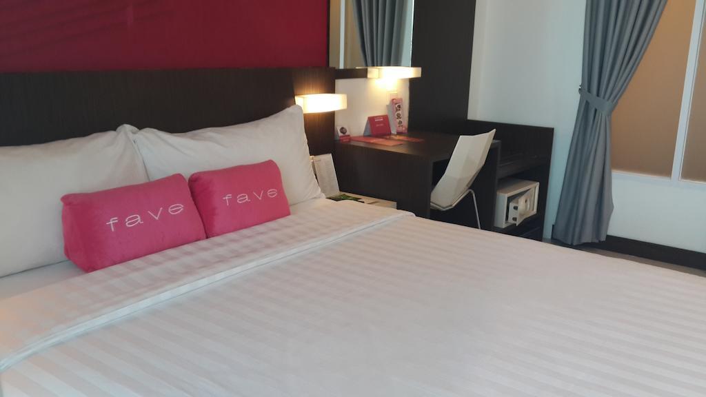 เฟฟโฮเต็ล ปลูอิตจังค์ชั่น Hotel จาการ์ตา ภายนอก รูปภาพ
